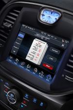 Chrysler 300C SRT8 2012 года